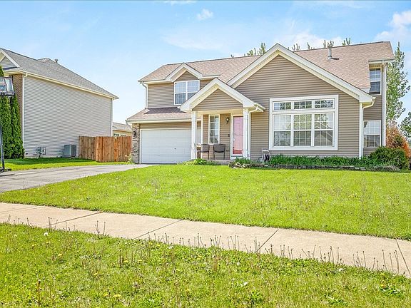 3rd image of 3835 Linden Rd