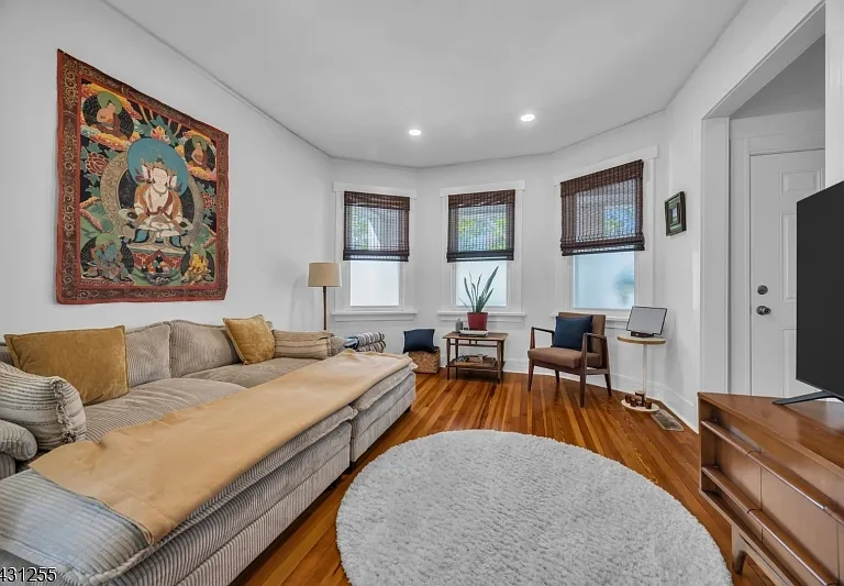 10 Vermont St — Photo 7