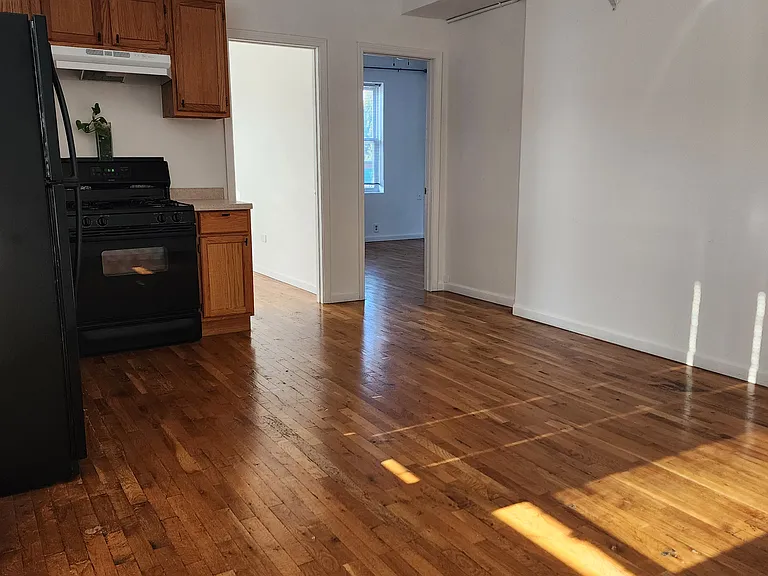 2525 W North Ave #2 — Photo 7