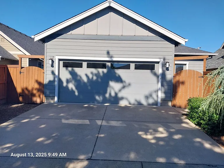 3530 NE Hembree St — Photo 15