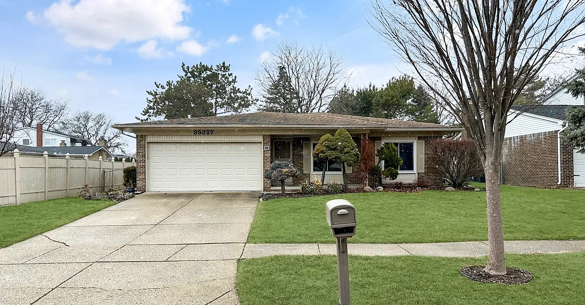 Building Photo - 39327 Timberlane Dr