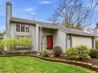 6922 Ramblehurst Rd, Sylvania, OH 43560