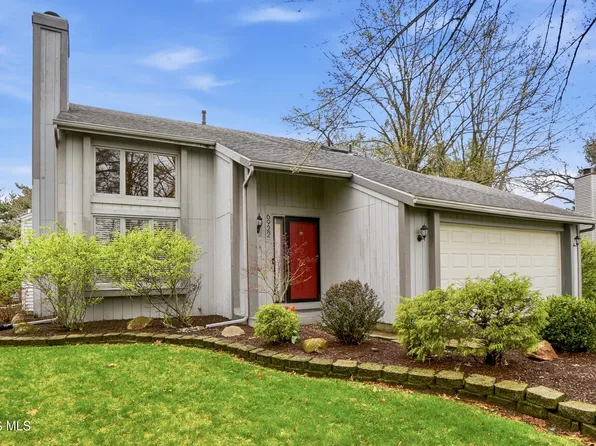 6922 Ramblehurst Rd, Sylvania, OH 43560