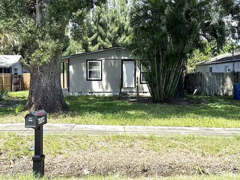 2 bed, 1.0 bath, 720 sqft, $1,895 — Photo 4