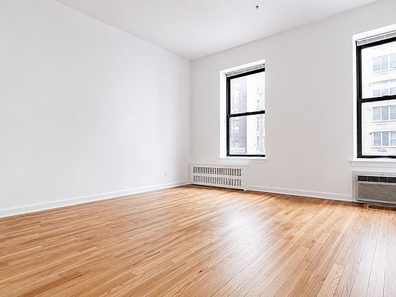 3rd image of 131 E 83rd St APT 2C