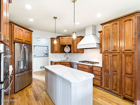 4th image of 13700 Windy Haven Way