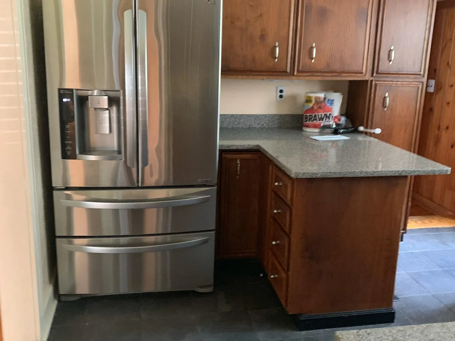 4 bed, 2.5 bath, 2577 sqft, $3,000 — Photo 4