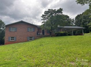 356 Lucky Hollow Rd, Hickory, NC 28601