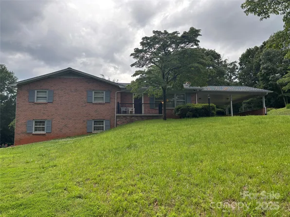356 Lucky Hollow Rd, Hickory, NC 28601