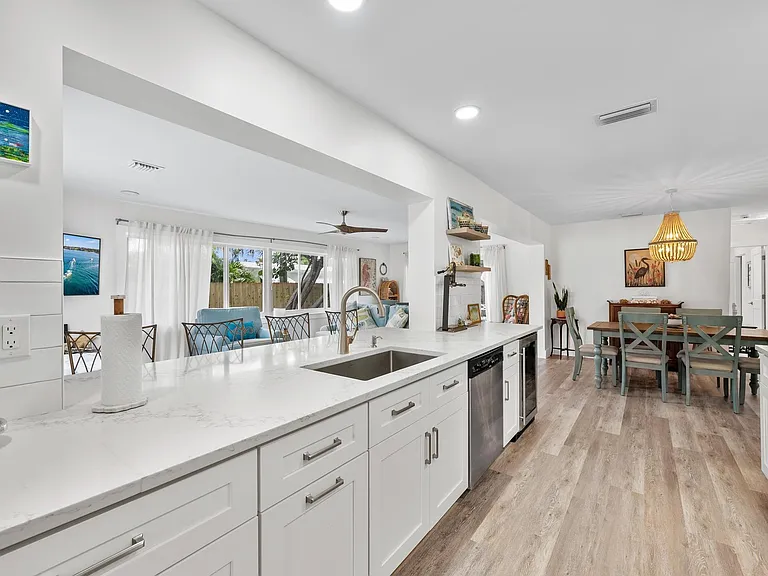 517 Gulf Rd — Photo 12