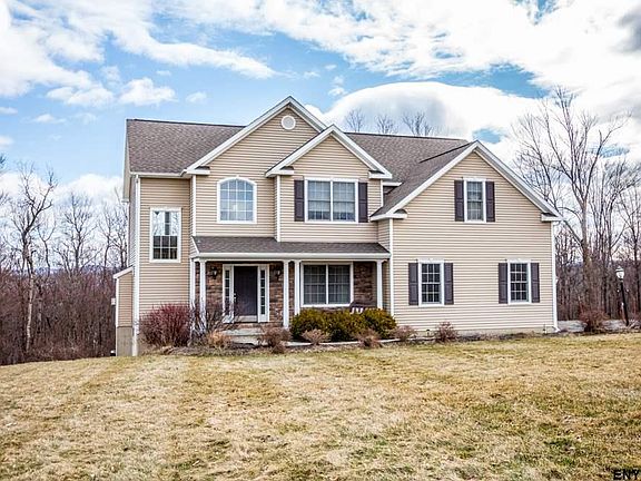 2nd image of 25 Crimson Cir
