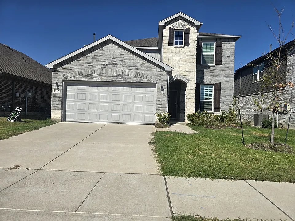 906 Cottontail Dr