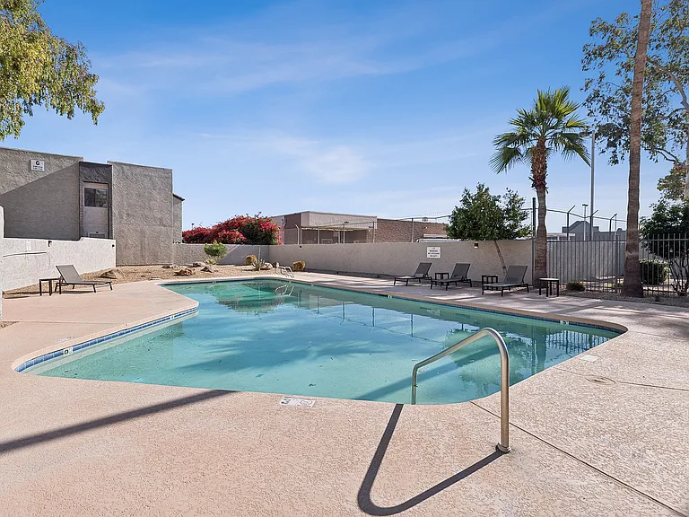 Peoria Grand Apartments — Photo 9