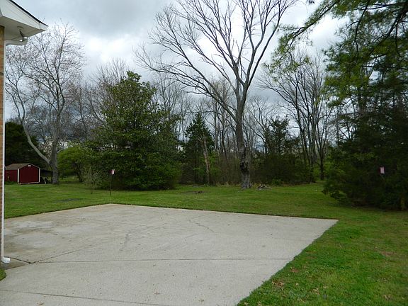 3rd image of 107 Lakeside Park Ct