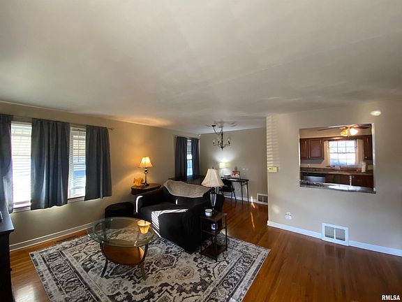 3rd image of 411 W Hudson St
