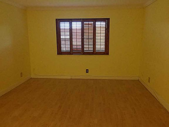 5th image of 369 Lakeview Dr APT 206