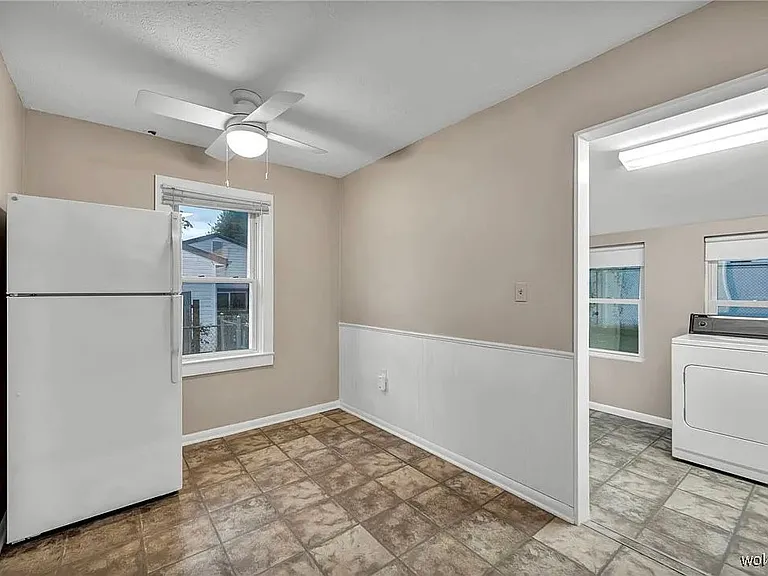 5587 Chagrin Dr #1 — Photo 7
