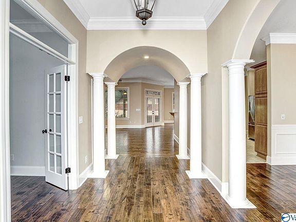 4th image of 2972 Hampton Cove Way SE