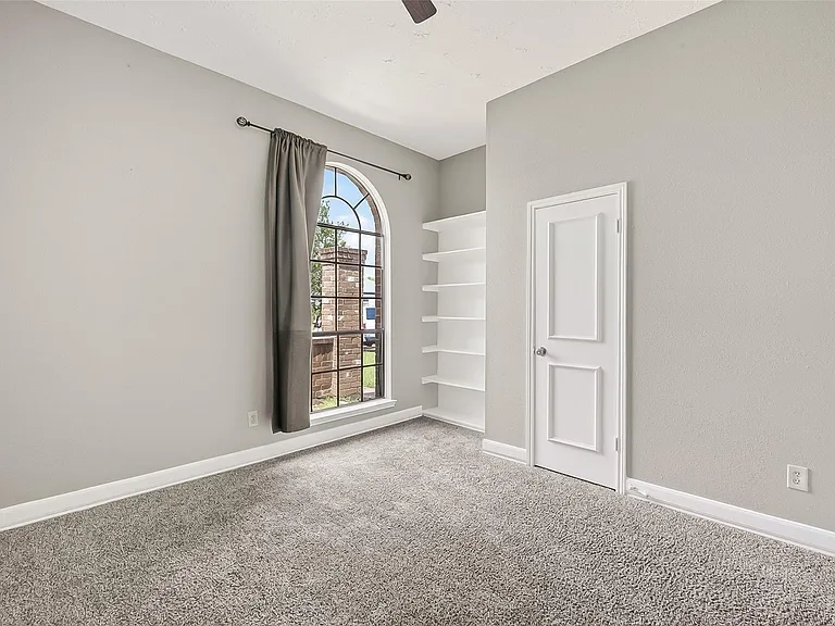 12403 Meadow Ridge Dr — Photo 35