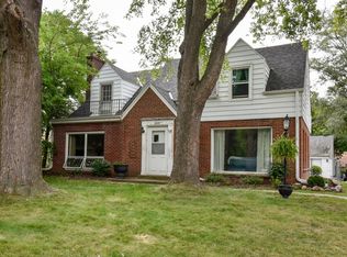 6226 N 104th St, Milwaukee, WI 53225