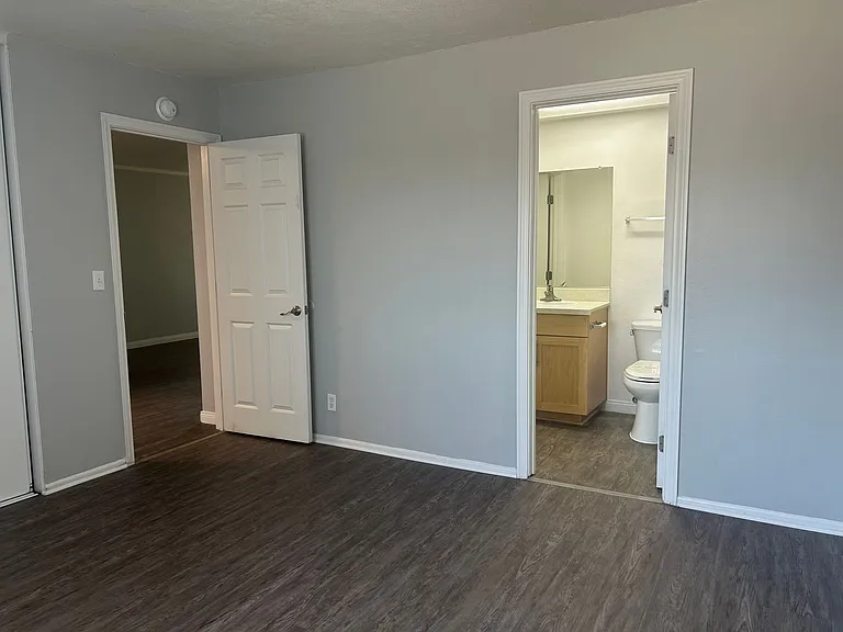 Villa Del Sol Apartments — Photo 92