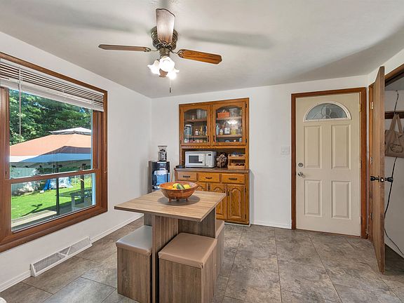5th image of 1434 Baumgart Rd