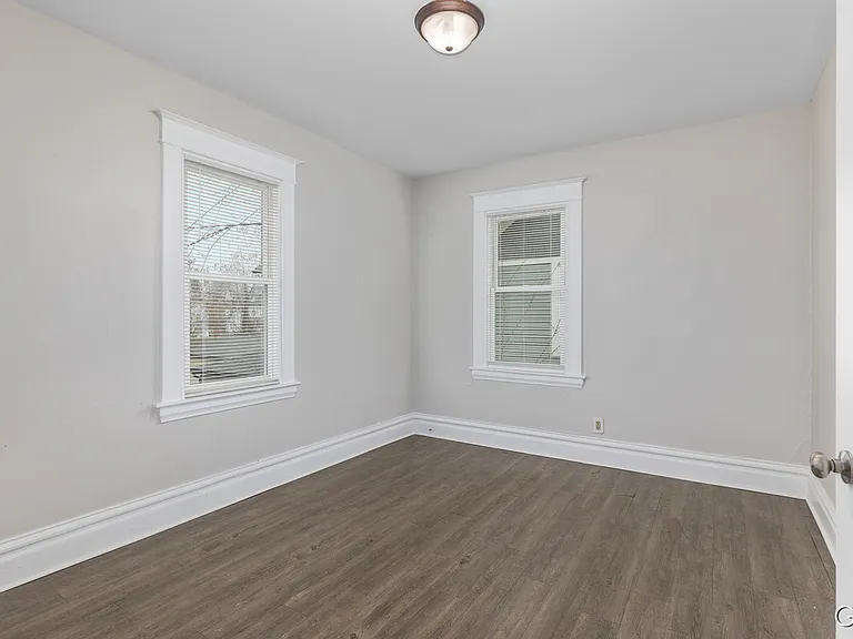 835 Bates St SE — Photo 7