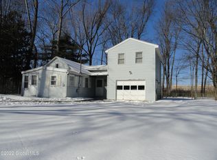 25 Fermac St, Albany, NY 12205
