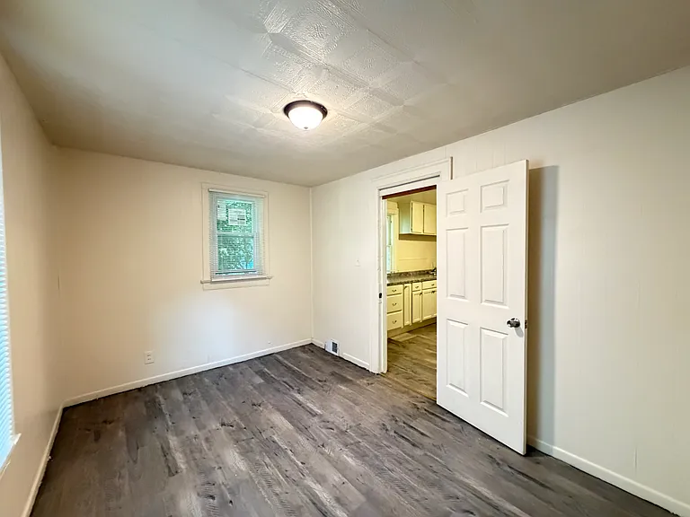 67 Barton St #2 — Photo 24
