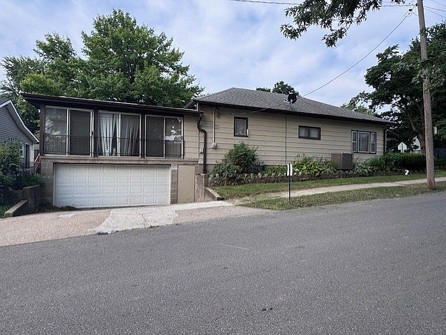 2nd image of 2027 Savannah Ave