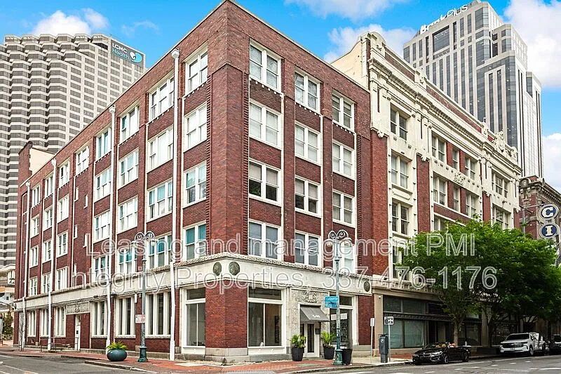 909 Lafayette St #1