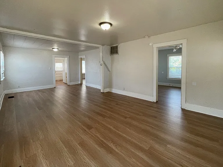 1631 E 4th Ave — Photo 2