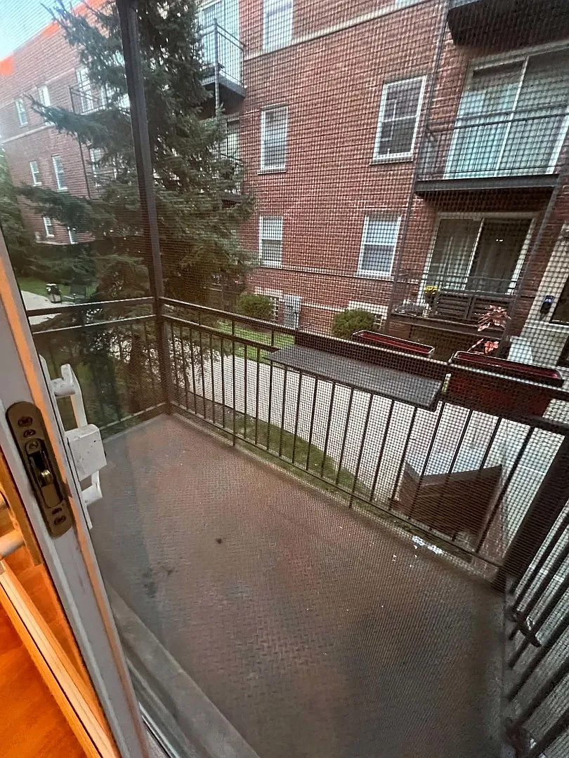 2 bed, 950 sqft, $2,000 — Photo 4