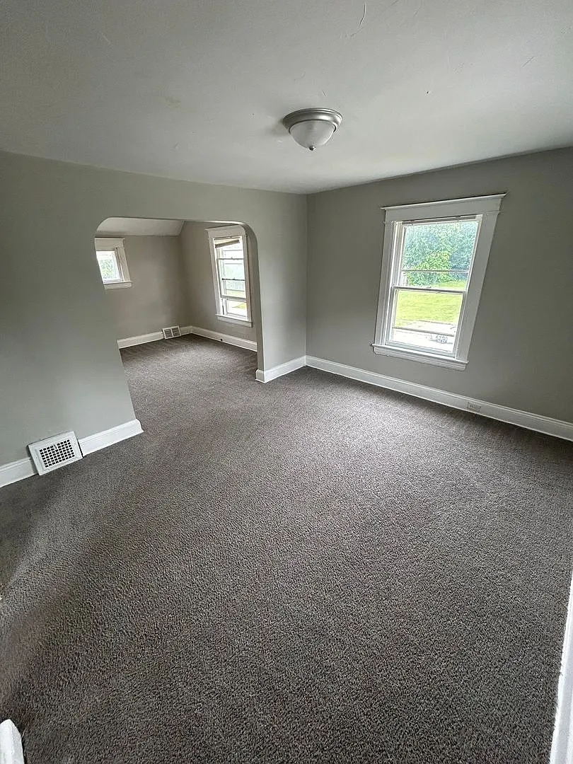 12918 Ferris Avenue — Photo 4