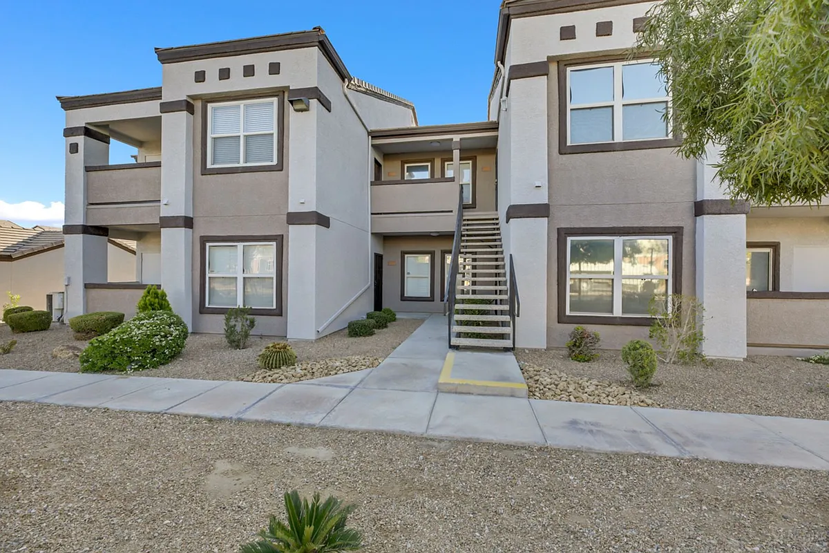 Building Photo - 7255 W Sunset Rd #2035