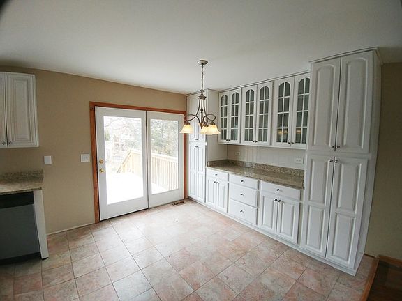 3rd image of 25306 W Lincoln Dr