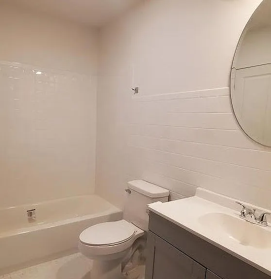 203 S George St — Photo 4