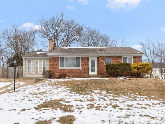 155 Susan Rd, Saint Louis, MO 63129