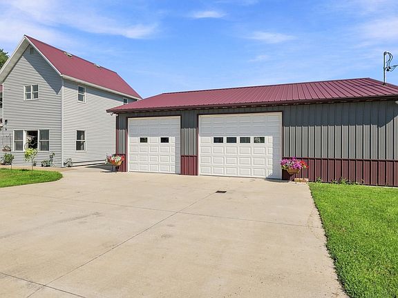 2nd image of 405 1st Ave E