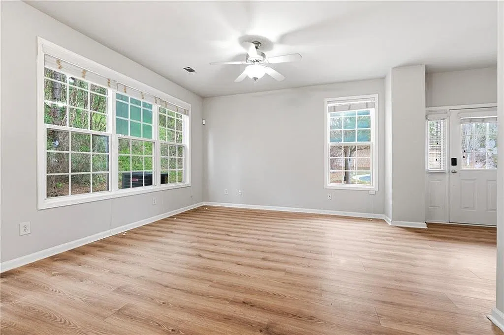3 bed, 2.5 bath, 1875 sqft, $2,195 — Photo 2