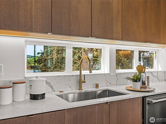 3rd image of 2456 55th Avenue SW