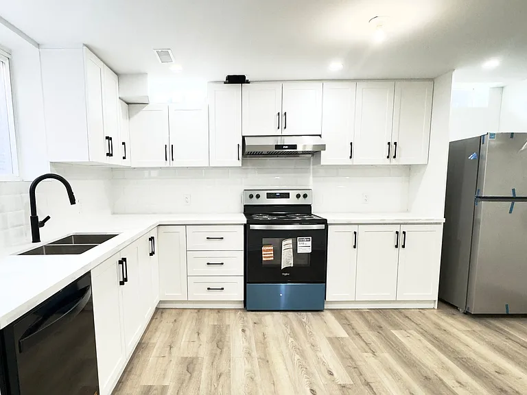 4 Campview St — Photo 14