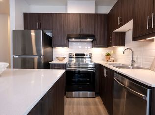 1021 W 5th St #585F5CD80, Hamilton, ON L9B1J5