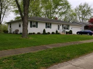 2013 S Redoak St, Effingham, IL 62401