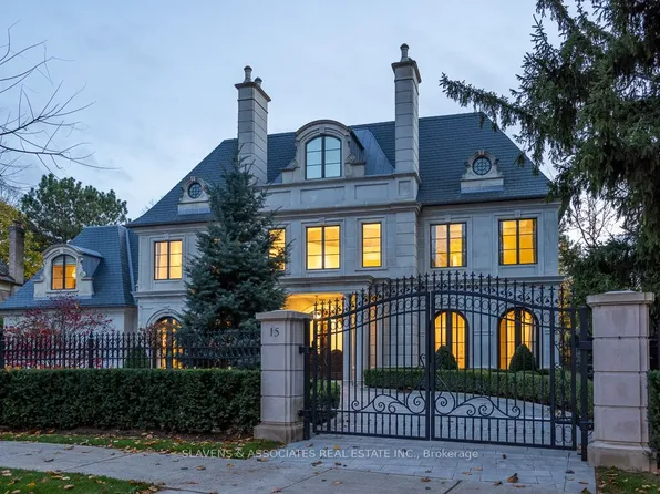 15 Tudor Gate, Toronto, ON M2L 1N3