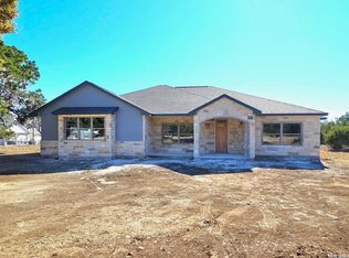 490 North Star, Bandera, TX 78003