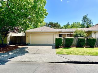 7850 SW Skyhar Dr, Portland, OR