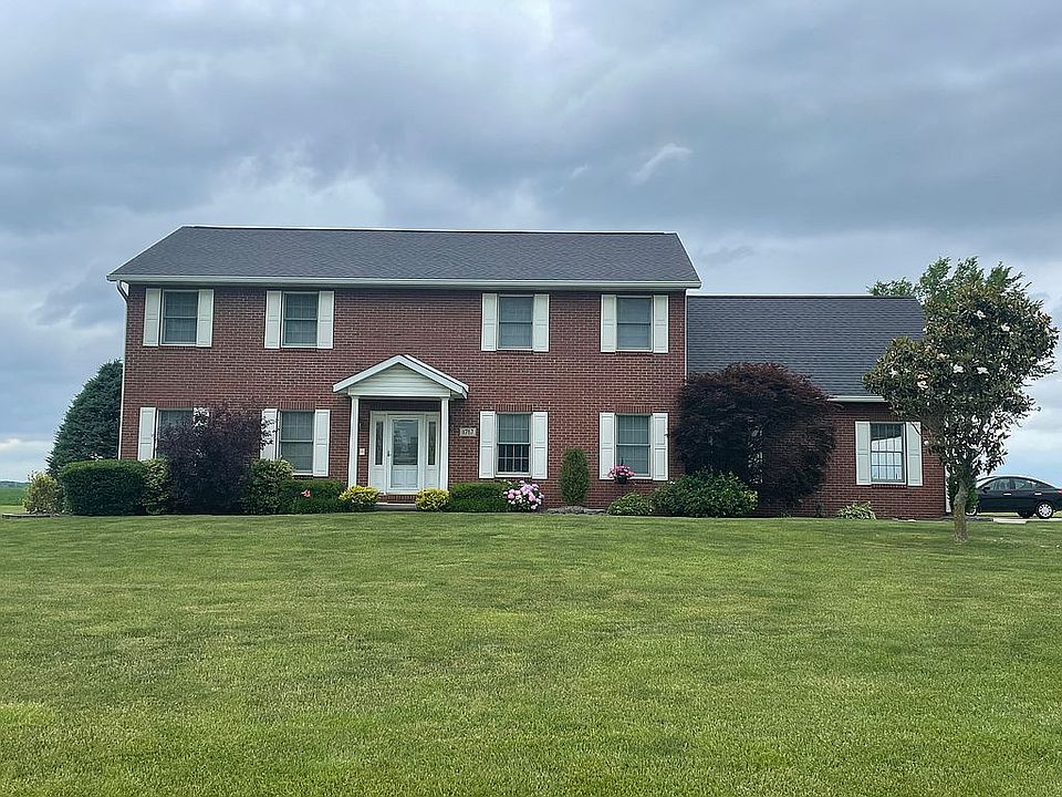 Traditional home on 1.75 ac