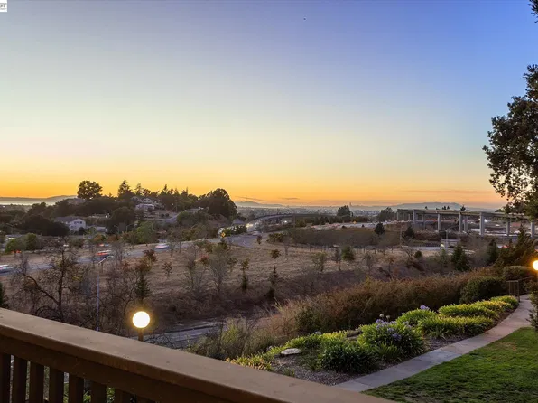 21117 Gary Dr APT 213, Hayward, CA 94546