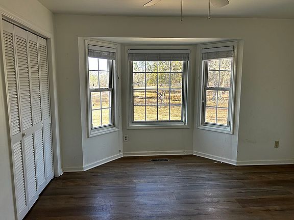 4th image of 599 Little Creek Rd